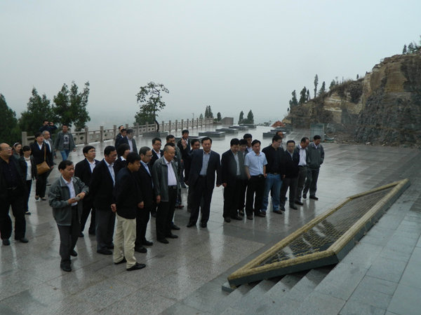 公司组织机关全体党员和工作人员参观陆房突围胜利纪念馆